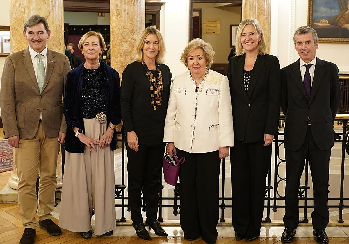 Tres premios al bien común