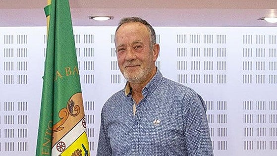 «Dejo la Alcaldía de Ribera Baja para estar más con mi nieto»