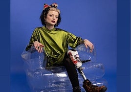 La actriz de Netflix Ruth Codd anuncia la amputación de su segunda pierna a los 29 años