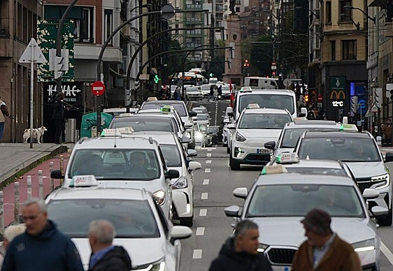 Centenares de taxistas se movilizaron hace diez días para reclamar más inspección a los VTC.