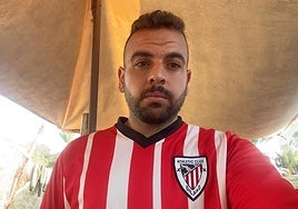 Un hincha del Athletic de Gaza pide ayuda de forma desesperada
