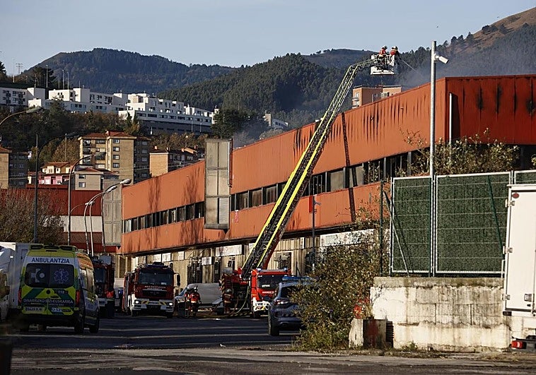 A las diez de la mañana se seguía batallando contra el fuego