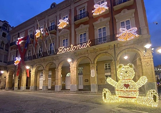 El encendido de luces tendrá lugar este viernes a las 19.30, en un acto con música y chocolate en San Roque.