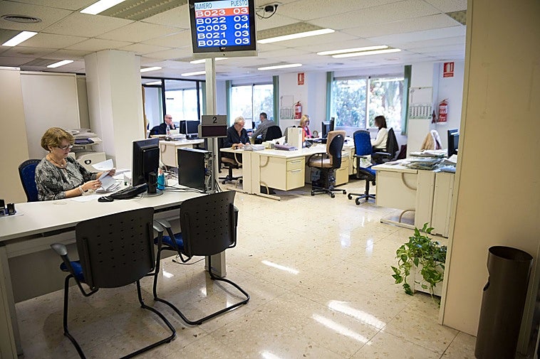 Ya es oficial: el Estado pagará este mes una jugosa paga única a los funcionarios por la subida salarial