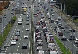 Se solucionan las retenciones en La Avanzada tras una colisión entre dos coches