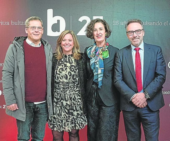 Iñigo Cortés, Begoña Castaño, Lorea Bilbao y Carmelo Lezana.