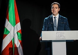 Imanol Pradales Ajuria Enea jauregiaren Elkargunea espazioan ospatutako ekitaldian.