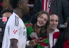 La fea actitud de Vinicius con la afición del Athletic durante el partido