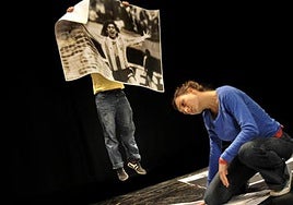 Aktore batzuk, oholtza gainean.