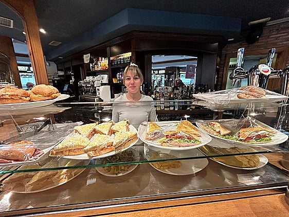 El bar Ibaizabal en la zona de Landako es uno de los que más pintxos y bocadillos vende