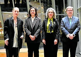 Miren Arzalluz, Itxaso Berrojalbiz, Ibone Bengoetxea, Juan Mari Aburto, Asís Canales y Manuel Cirauqui