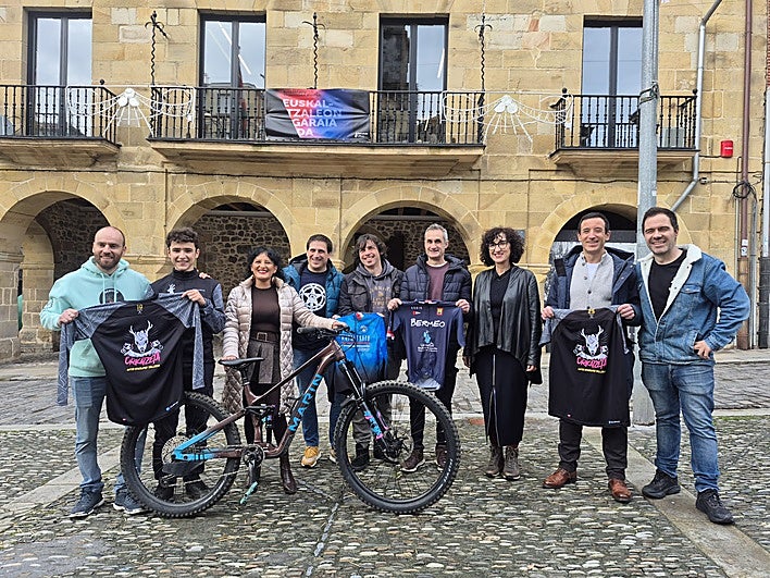Las agrupaciones ciclistas de Bermeo han celebrado hoy viernes la puesta en marcha del proyecto para la creación de un 'Bike Park' en el municipio.