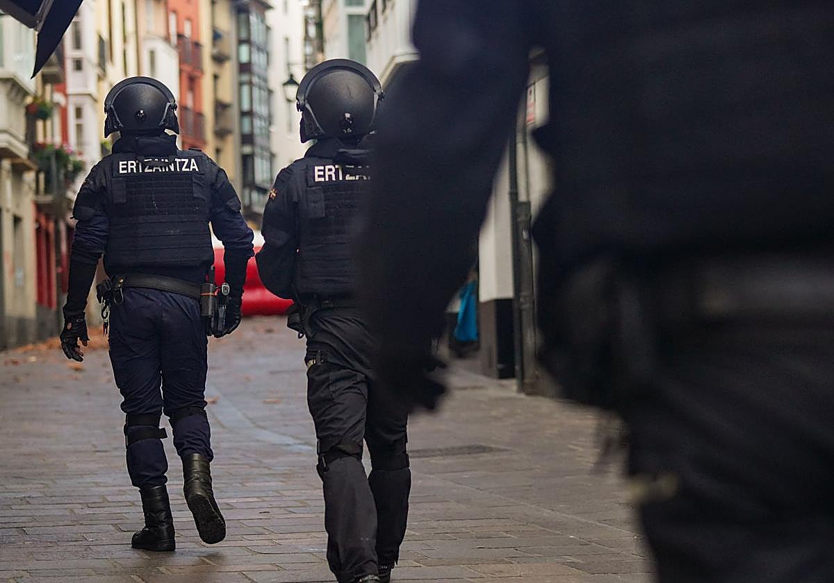 Detenido por agresión sexual a una mujer en el parking de un centro comercial de Vitoria