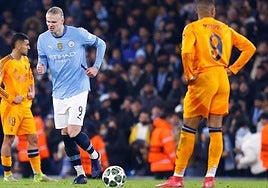 Erling Haaland y Kylian Mbappé, en un duelo de la Champions League de la pasada temporada.