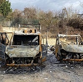 Estado actual de los vehículos atacados por un desconocido el pasado 17 de noviembre.