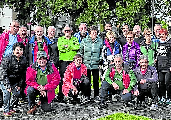 El grupo mantiene abiertas las puertas de su sede cada lunes para ayudar a los vecinos a identificar los ejemplares que recogen.
