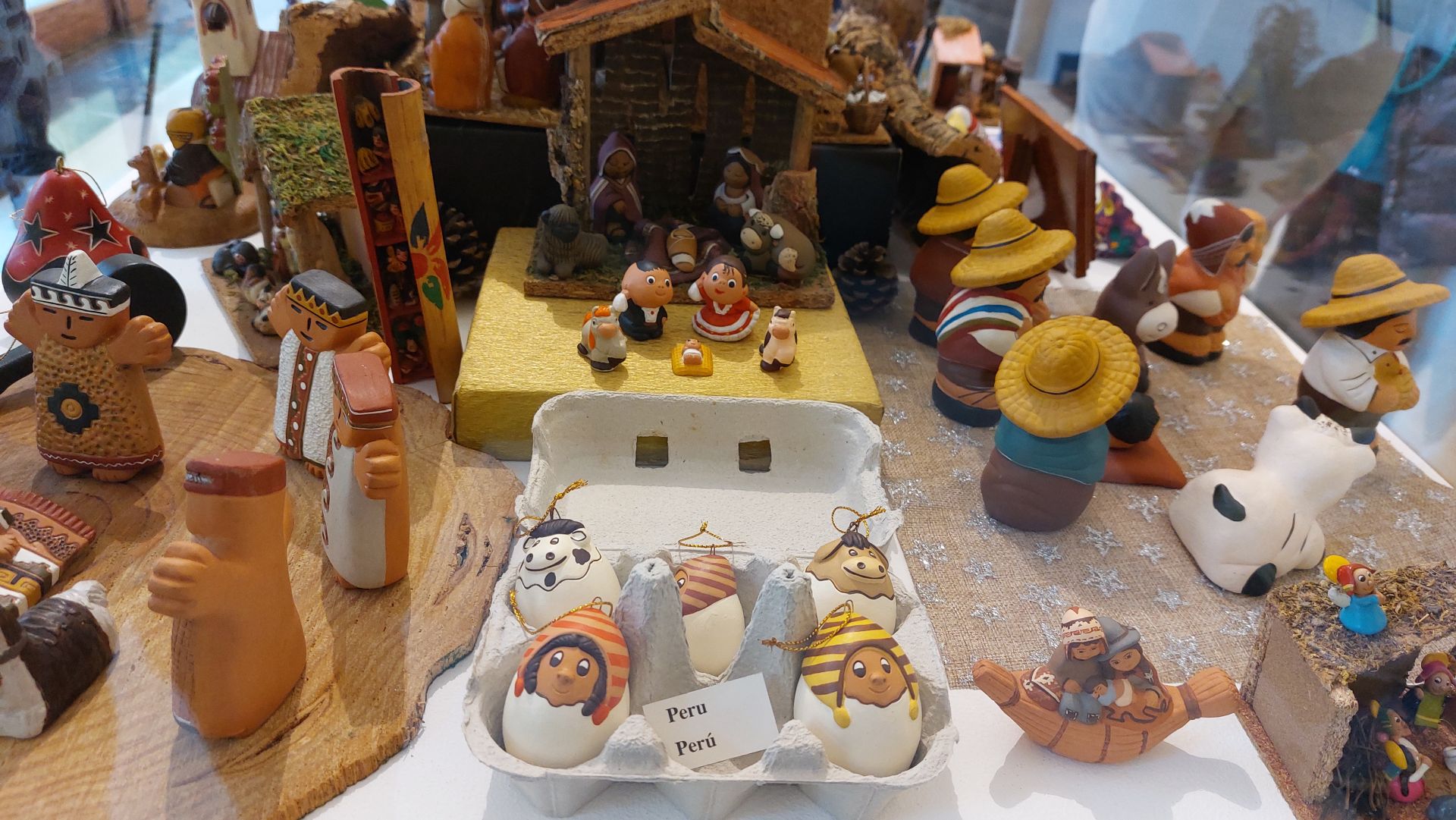 Cientos de belenes en miniatura