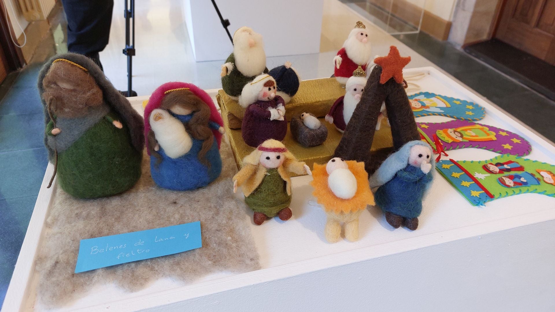 Cientos de belenes en miniatura