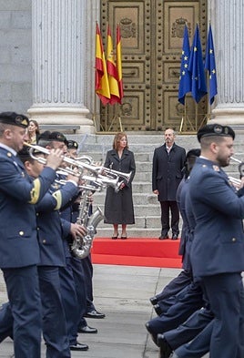 La presidenta del Congreso, Francina Armengol, y el presidente del Senado, Pedro Rollán, al comienzo del acto.