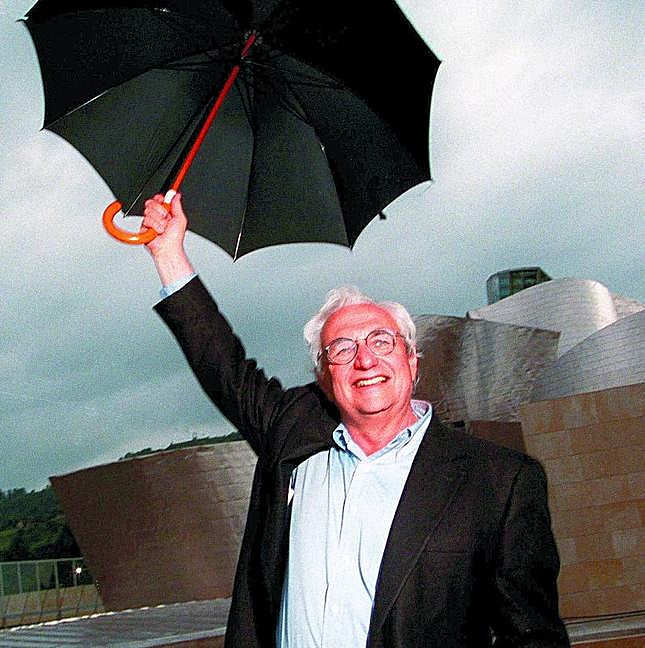 Frank Gehry en 1998, un año después de la inauguración del Guggenheim.