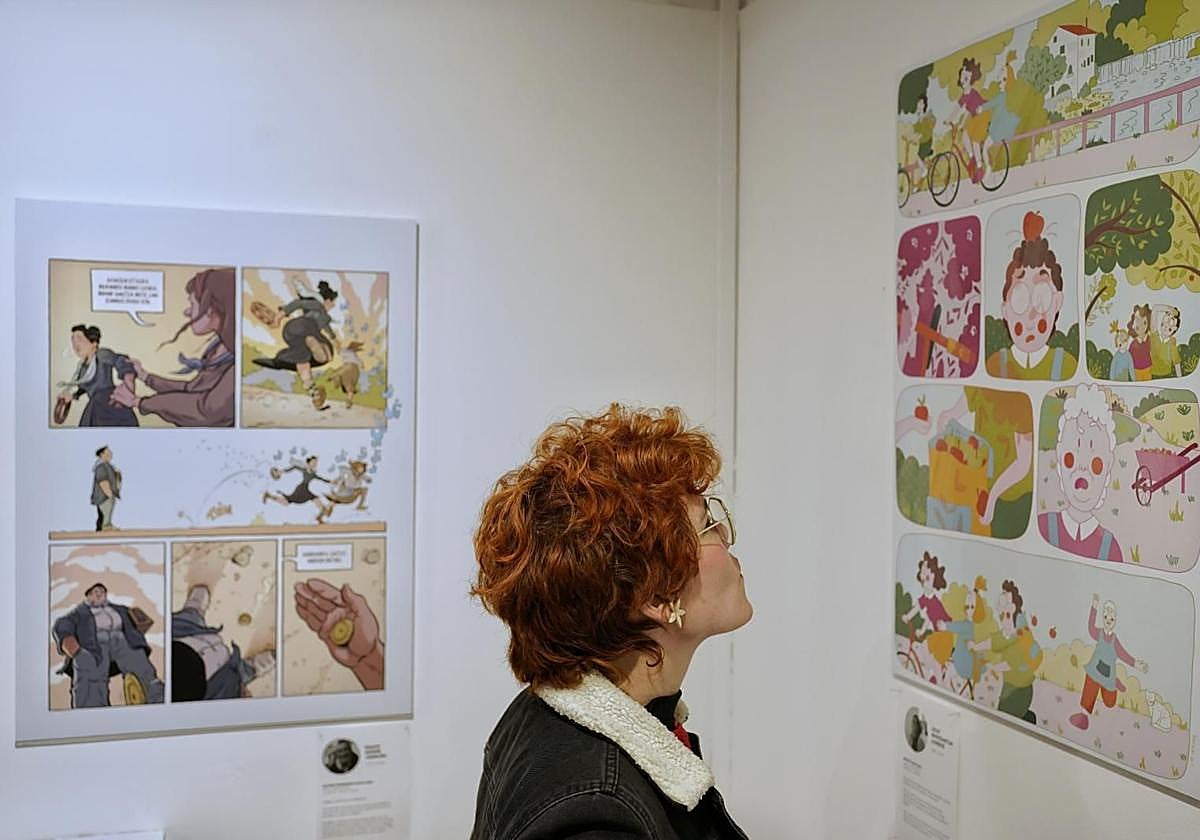 La ilustradora Ione Larrañaga en el Museo de Arte e Historia de Durango.