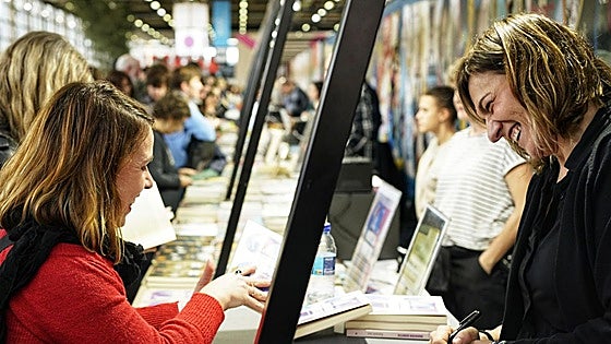 «Una mujer ha traído todos mis libros en una mochila para que se los firme»