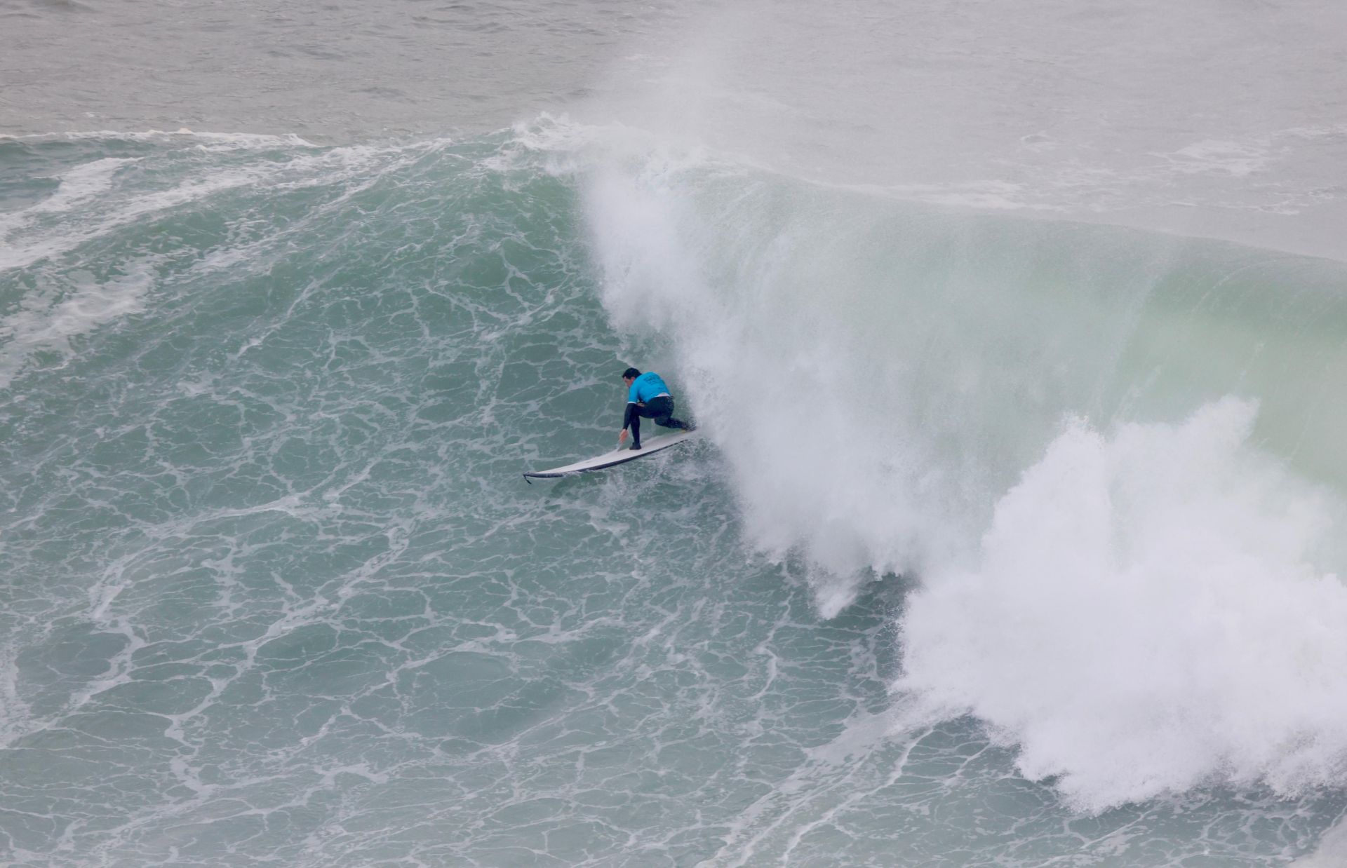Getxo vibra con el campeonato de olas grandes