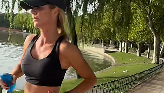 Con ropa deportiva y en Nueva York, así ha presentado Amelia Bono a su novio