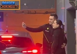 El bonito gesto del árbitro del Athletic-Atlético con Uxue, una joven aficionada al arbitraje
