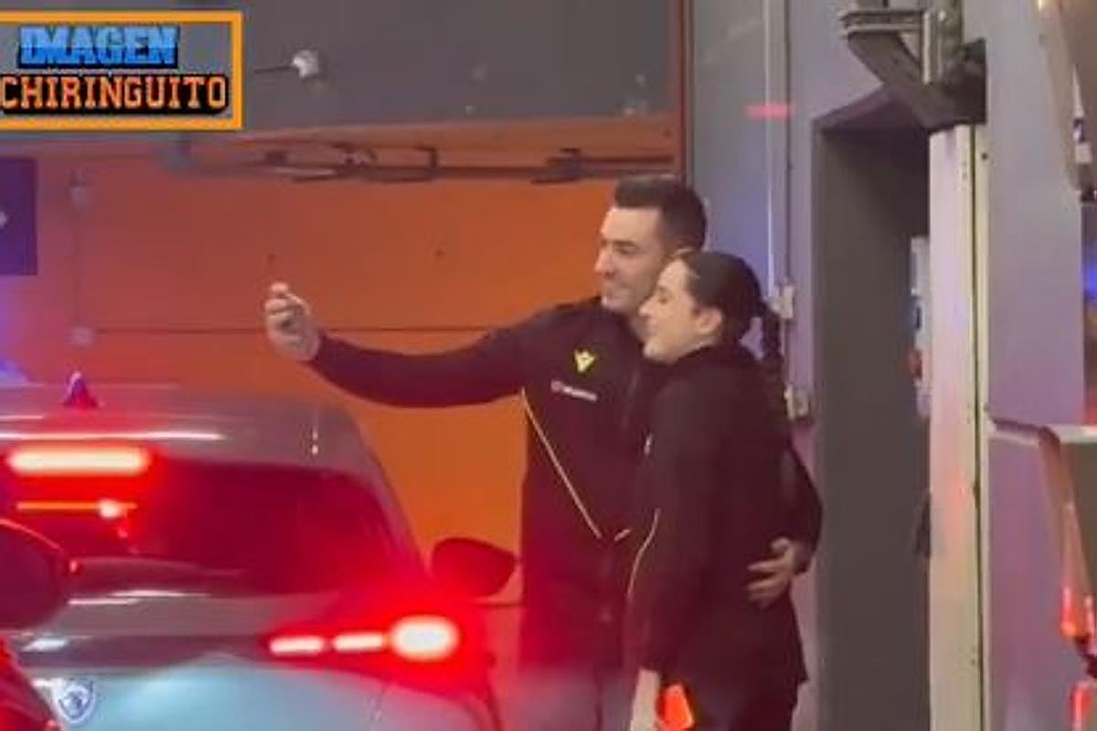 El bonito gesto del árbitro del Athletic-Atlético con Uxue, una joven aficionada al arbitraje