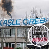 Guerra de pancartas entre Ikama e IAS en el campus de Leioa.