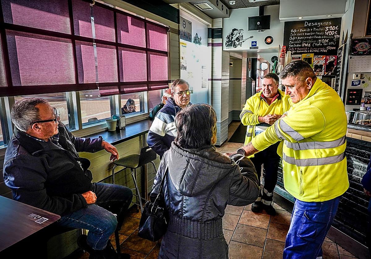 Los vecinos de Nanclares no hablaban de otra cosa este lunes.