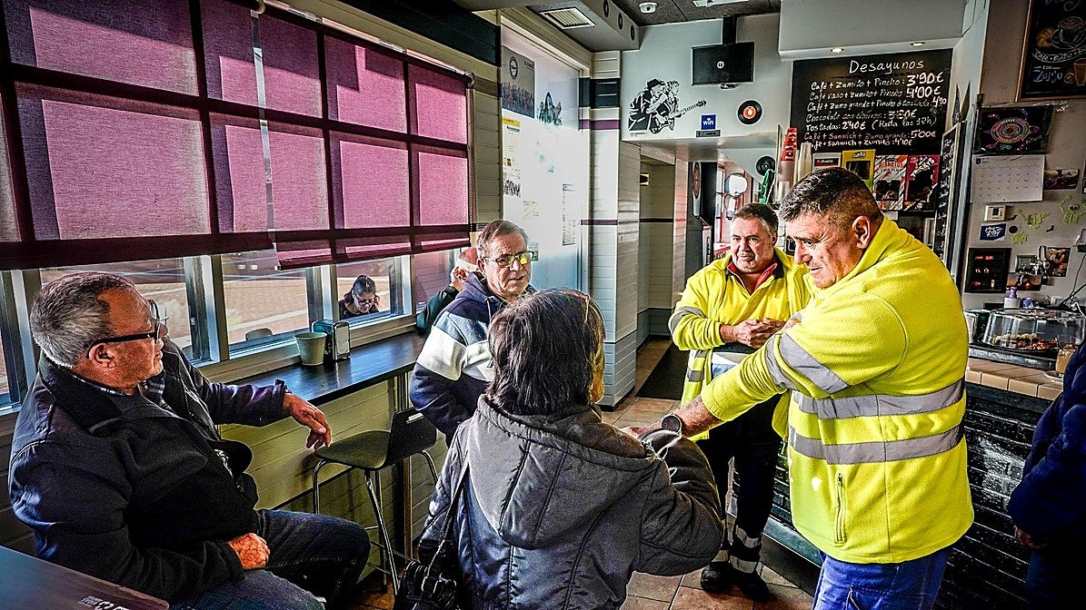Los vecinos de Nanclares no hablaban de otra cosa este lunes.