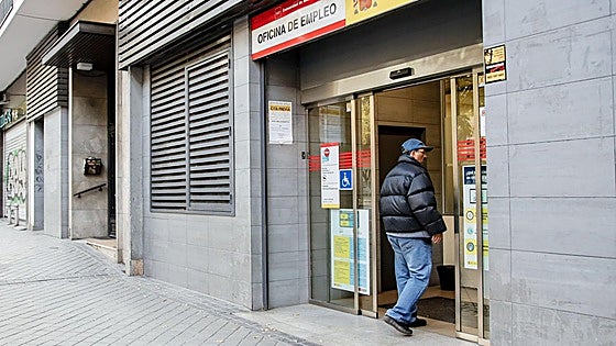 Los parados sin derecho a pensión a los que el SEPE quita por error el subsidio de mayores de 52 años