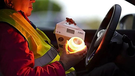 El director de la DGT avisa de la multa por no tener la baliza V-16