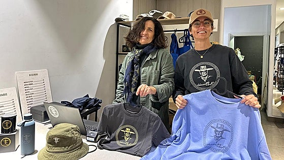La última aventura de Jaime Lafita y su cuadrilla contra la ELA: abren tienda en Getxo con sus diseños únicos y solidarios