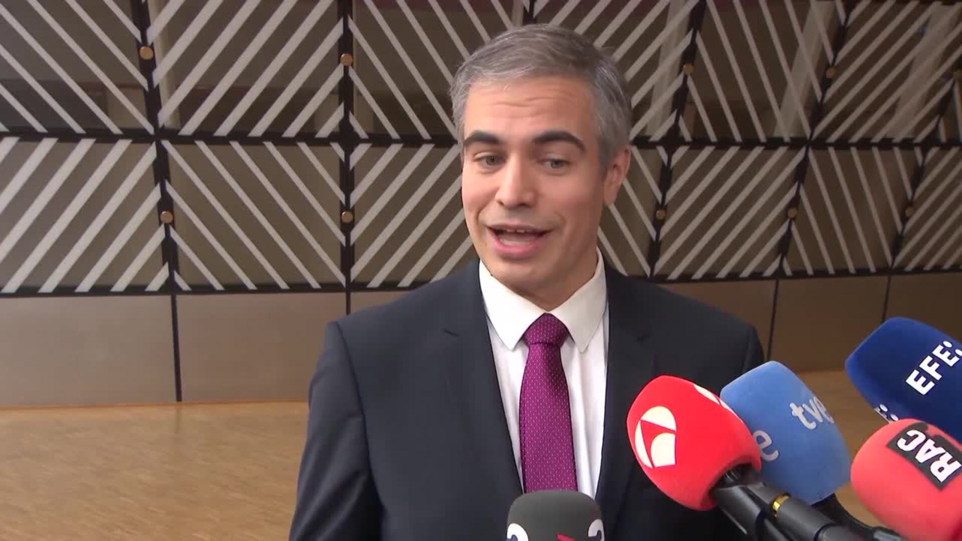 Países de la UE frenan de nuevo la oficialidad del catalán por las