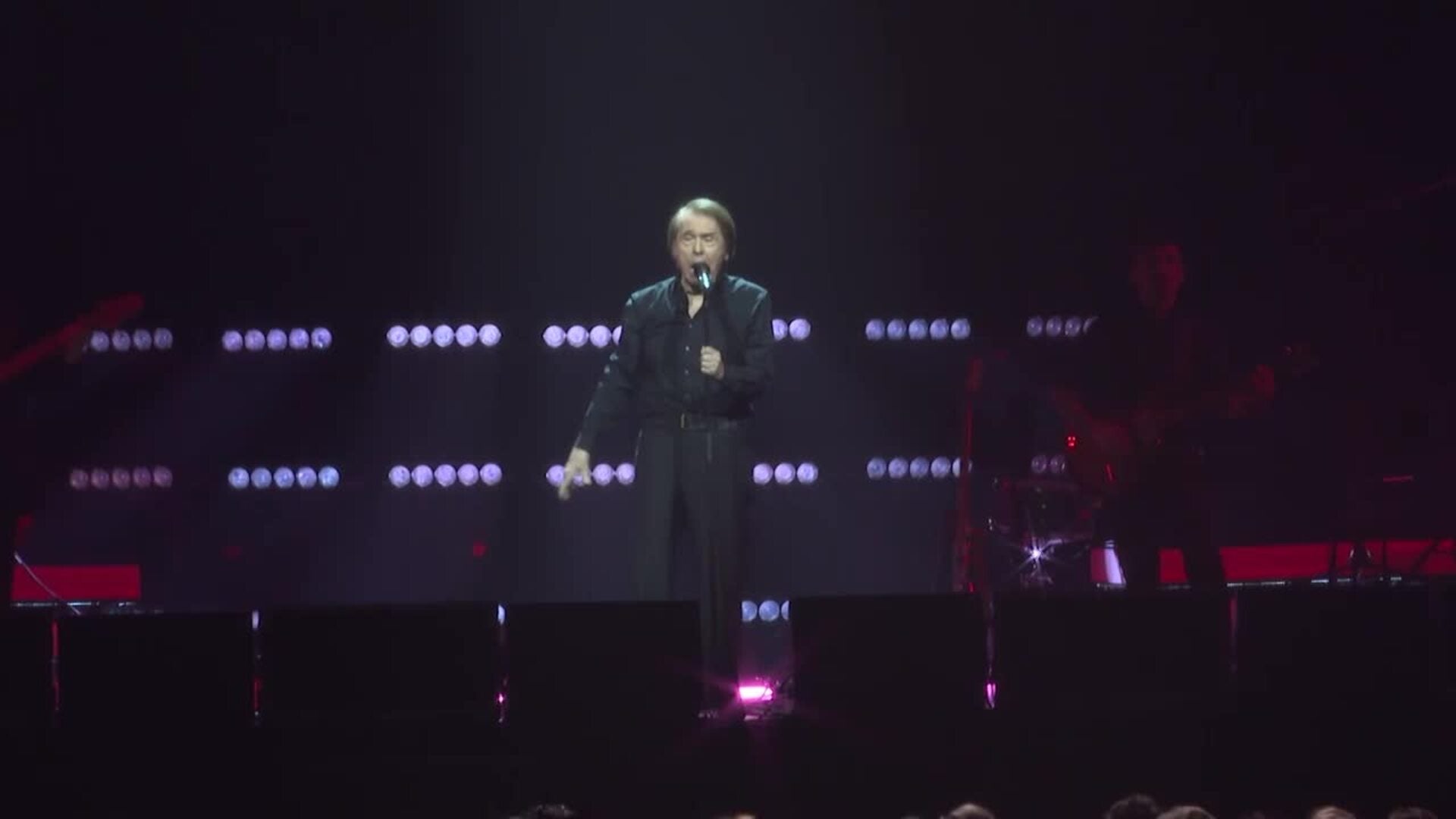 Raphael conquista Madrid arropado por sus fans y su familia