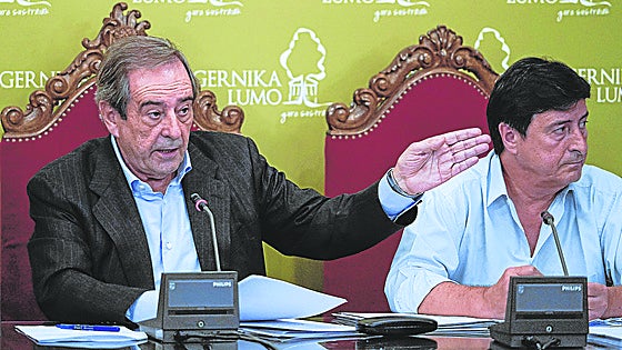 «Nos habéis arrinconado», critica el PNV de Gernika al alcalde Gorroño