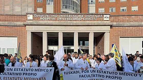 Los médicos amenazan con una huelga indefinida si el Ministerio de Sanidad no atiende sus peticiones