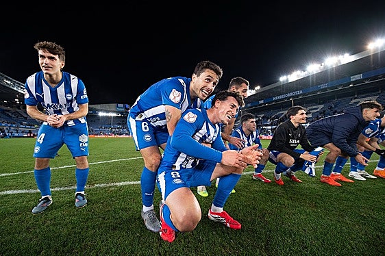 El triunfo en la Copa libera al vestuario del Alavés: «Merecíamos una alegría así»
