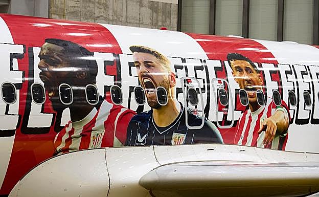 De Marcos, en el anterior avión.