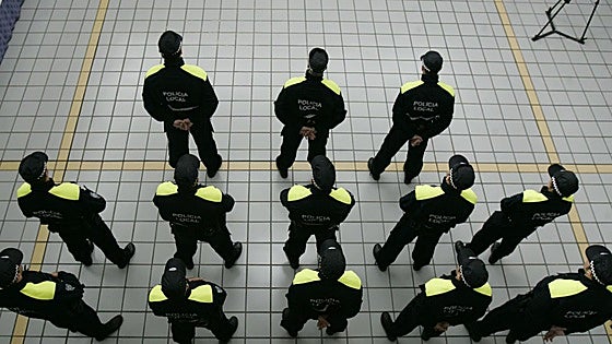 El Ayuntamiento de Vitoria acumula más de un año de errores en las nóminas de los policías locales