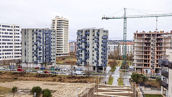 El Ayuntamiento de Vitoria aún no tiene los solares para 454 pisos sociales que debe edificar Lakua