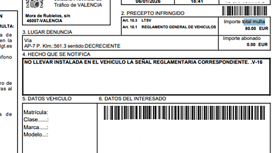 Imponen 80 euros de multa a un conductor por no tener la baliza V-16