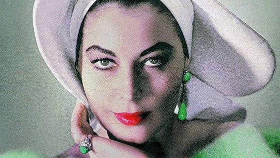Mujeres y joyas, más allá del adorno