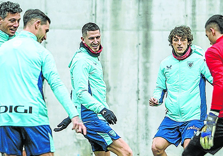 Sancet vuelve con el grupo tras su lesión ante el Sporting