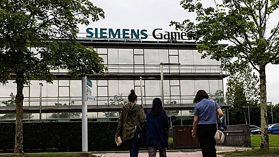 Gamesa reduce a la mitad sus pérdidas con 221 millones en el arranque de 2026