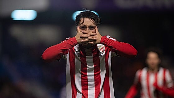 El Athletic renueva a Ibai Sanz, 'pichichi' del filial, hasta 2029