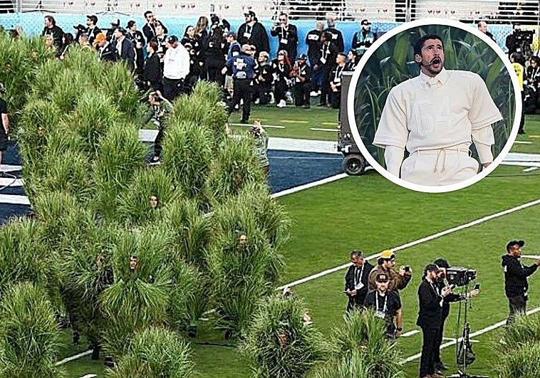 ¿Cuánto cobraron los 'árboles humanos' en la actuación de Bad Bunny en la Super Bowl?